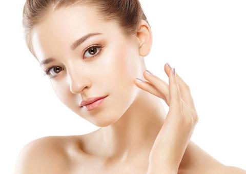 Cách dùng kem nền trang điểm